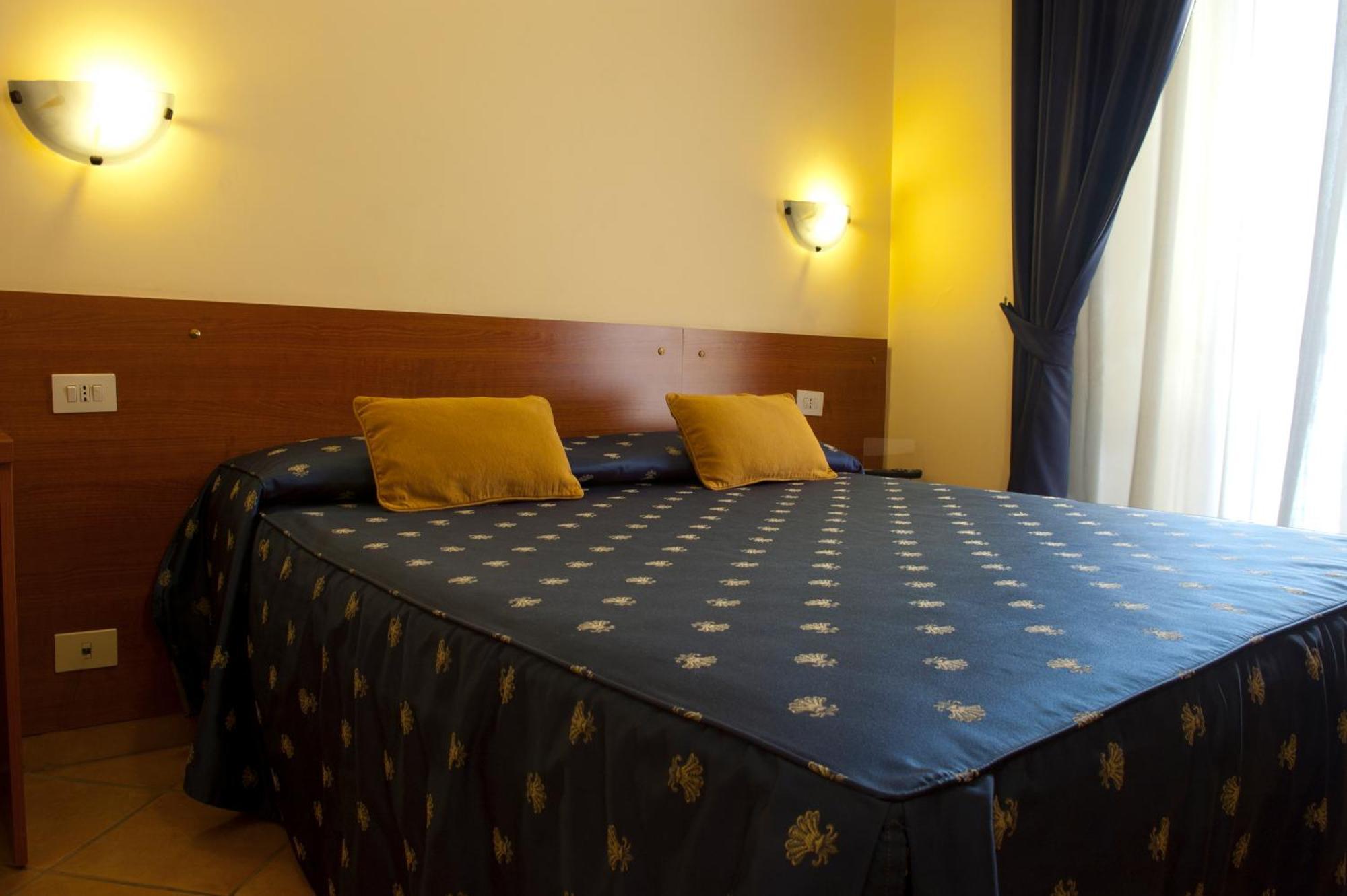 Hotel Cervia Рим Экстерьер фото